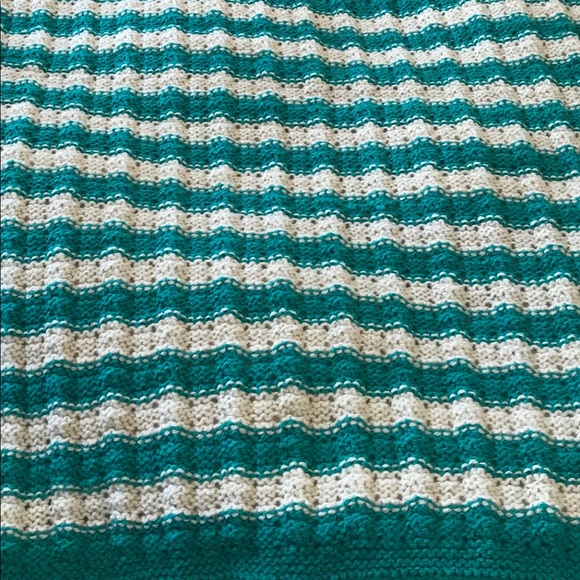 Handcrafted large knit afghan throw blanket - Picture 2 of 3